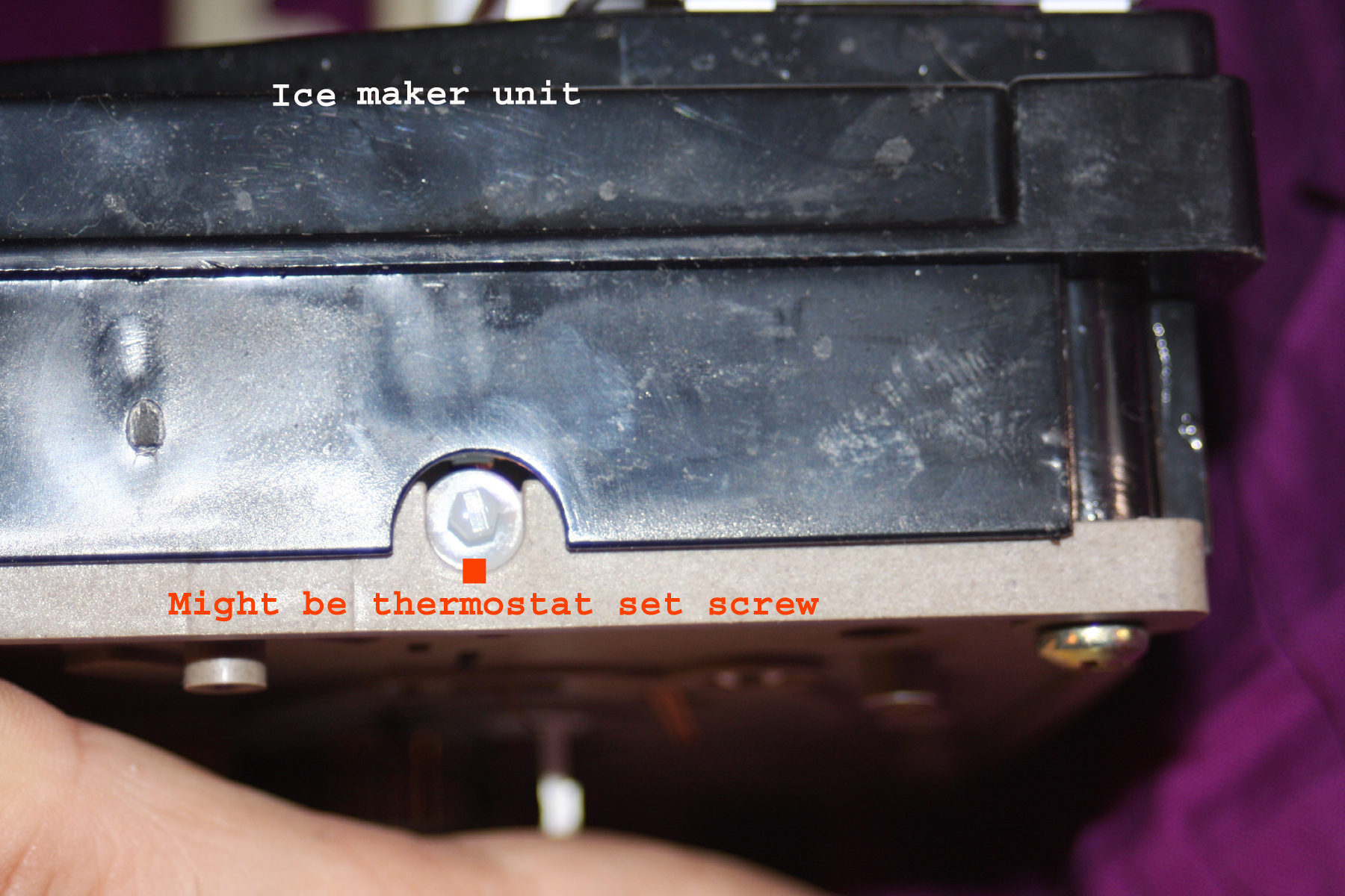 How to Replace a Refrigerator Ice Maker